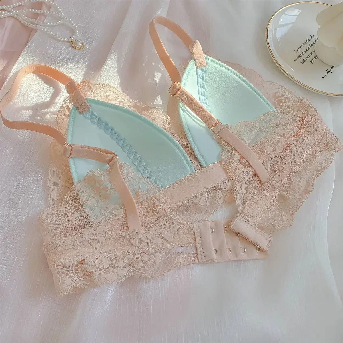 Japanese-Style Lace Bra for Women – Thin Wireless Summer Lingerie with Elegant Trim